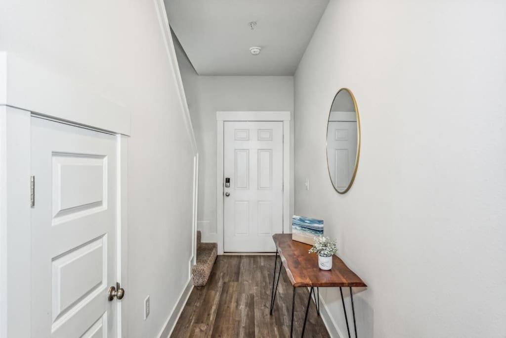 Luxury Townhome Near Downtown And Pensacola Beach ภายนอก รูปภาพ