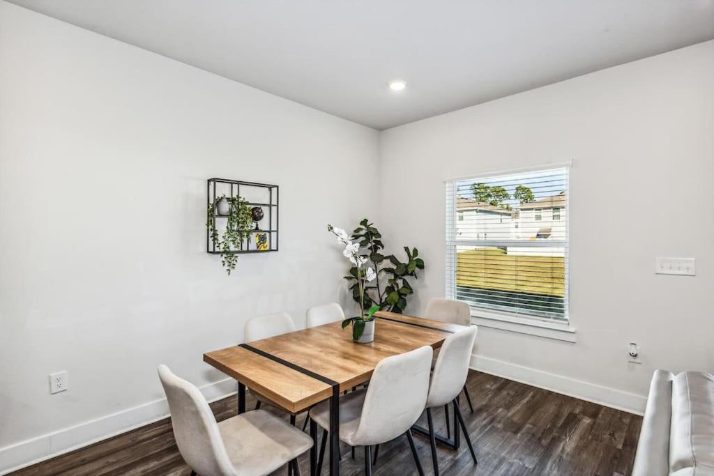 Luxury Townhome Near Downtown And Pensacola Beach ภายนอก รูปภาพ