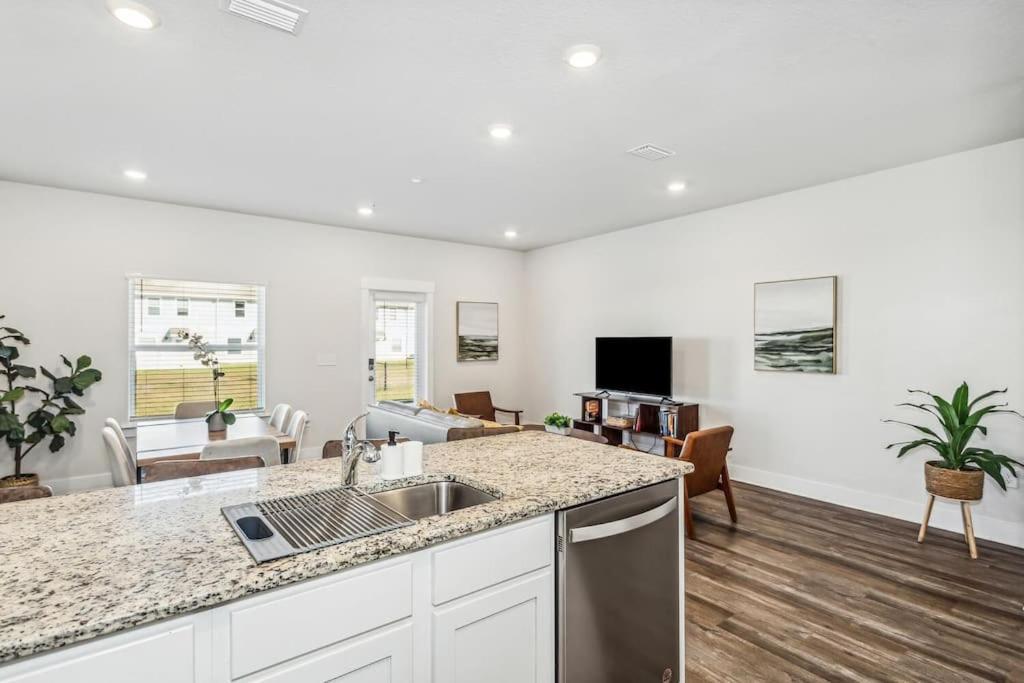 Luxury Townhome Near Downtown And Pensacola Beach ภายนอก รูปภาพ