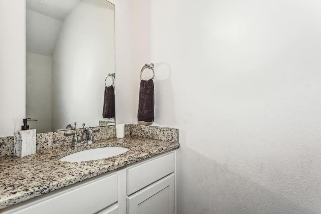 Luxury Townhome Near Downtown And Pensacola Beach ภายนอก รูปภาพ