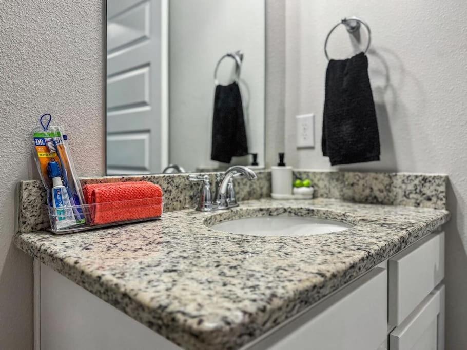 Luxury Townhome Near Downtown And Pensacola Beach ภายนอก รูปภาพ
