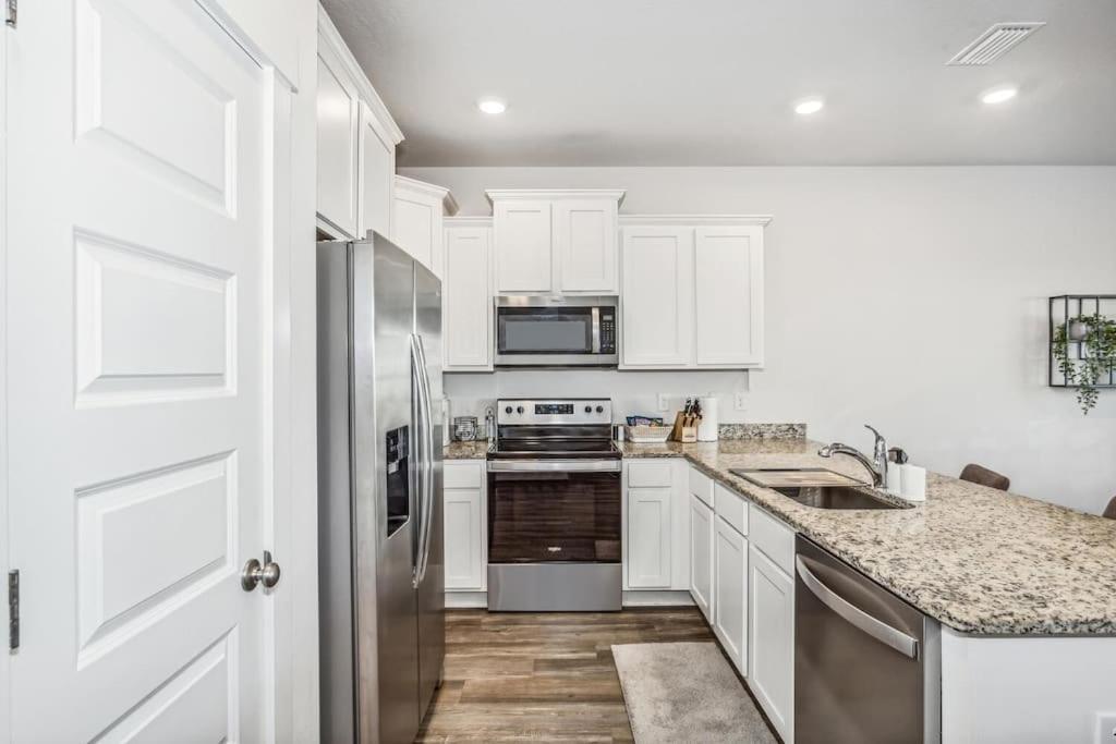 Luxury Townhome Near Downtown And Pensacola Beach ภายนอก รูปภาพ