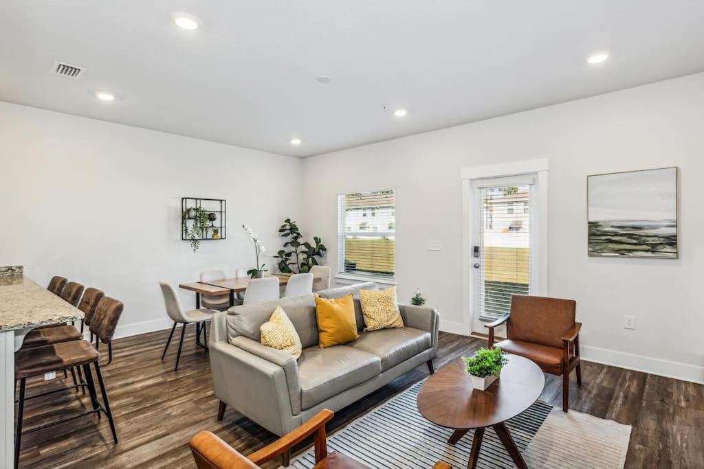 Luxury Townhome Near Downtown And Pensacola Beach ภายนอก รูปภาพ